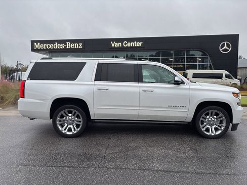 Used 2019 Chevrolet Suburban Premier w/ Premier Plus Edition image 3