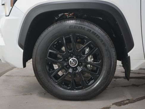 Used 2025 Toyota Sequoia SR5 w/ SR5 Premium Package AWD/4WD image 27