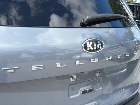 Used 2021 Kia Telluride LX FWD image 9