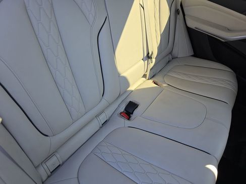 Used 2021 BMW X5 M50i image 25