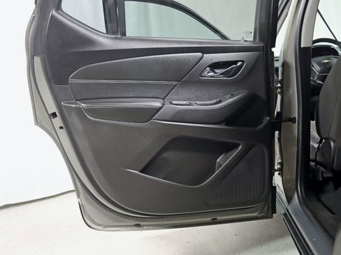 Used 2018 Chevrolet Traverse LT image 31