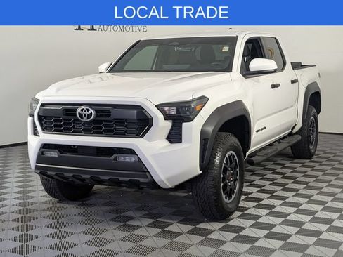 Used 2024 Toyota Tacoma TRD Off-Road AWD/4WD image 4