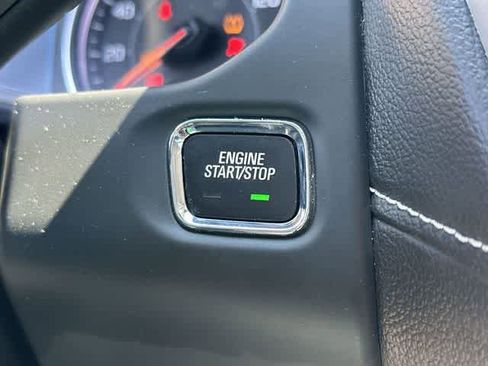 Used 2023 GMC Acadia SLE w/ Driver Convenience Package image 10