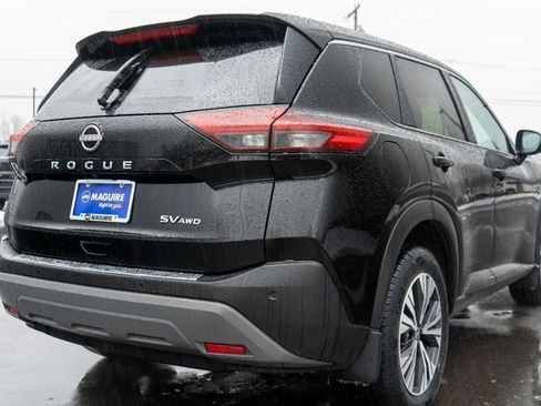 Used 2023 Nissan Rogue SV image 6