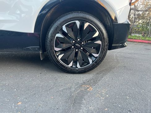 Used 2024 Chevrolet Blazer EV RS image 12