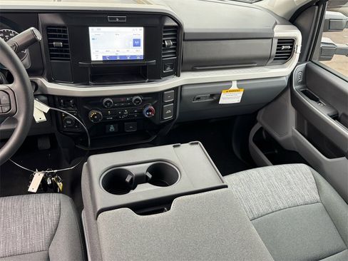 New 2026 Ford F250 XLT w/ FX4 Off-Road Package image 12