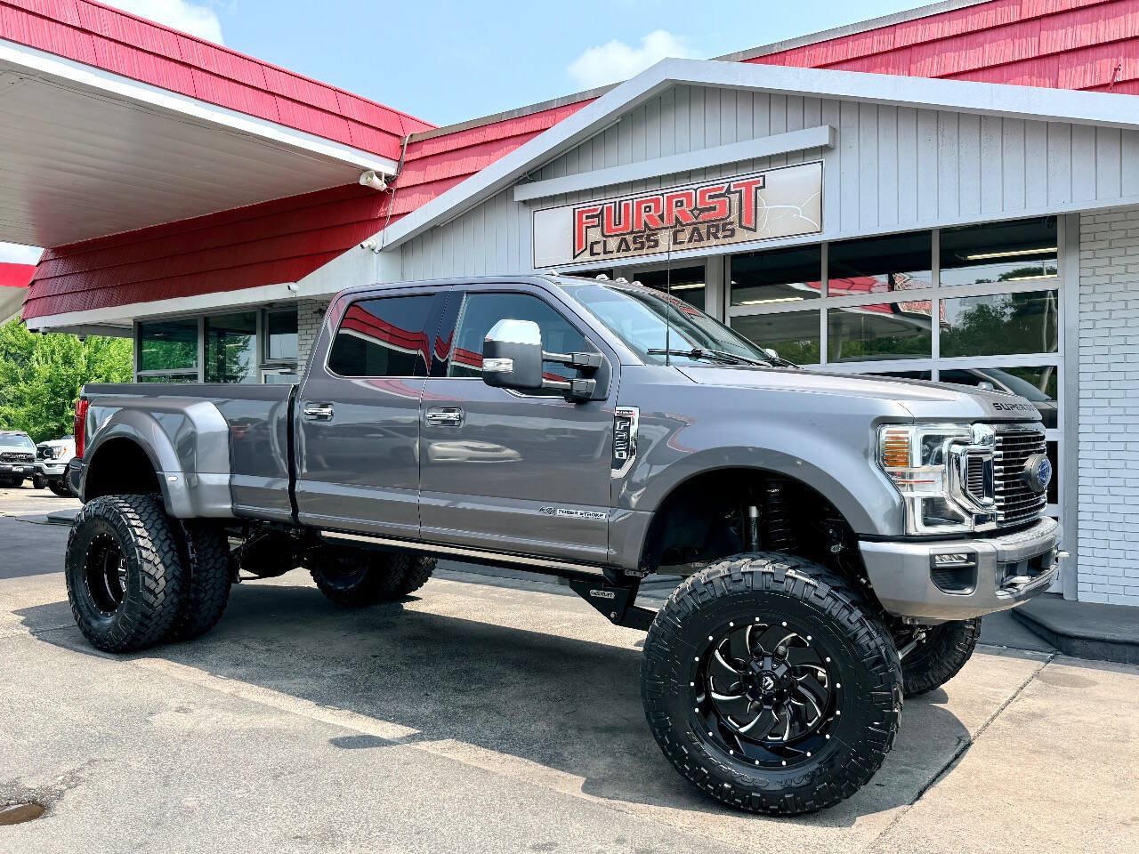 Used 2022 Ford F350 Platinum AWD/4WD image 1