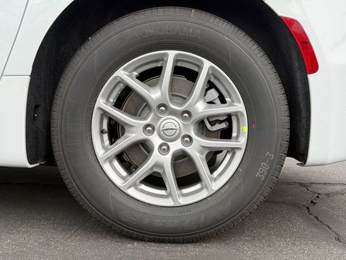 New 2026 Chrysler Pacifica Select image 15