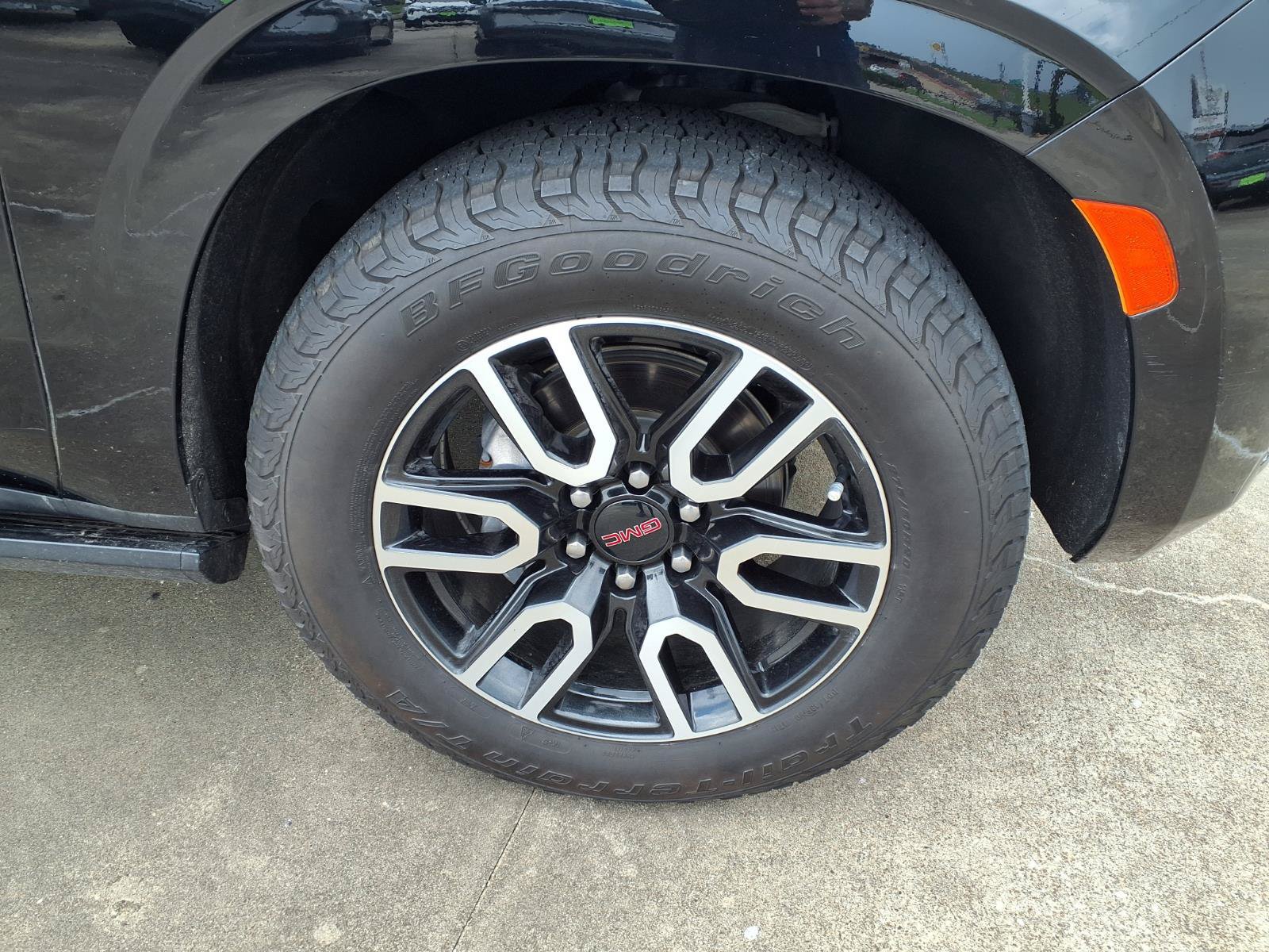 Used 2023 GMC Yukon AT4 AWD/4WD image 10