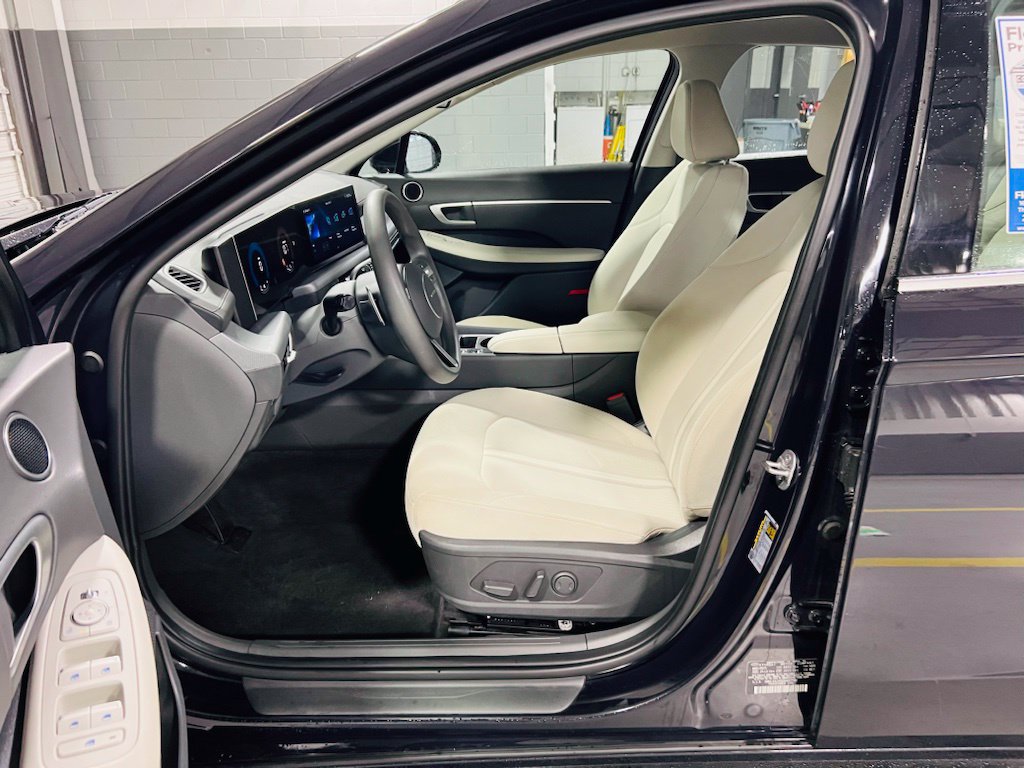 Used 2025 Hyundai Sonata SEL FWD image 20