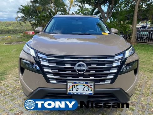 Used 2024 Nissan Rogue SV w/ SV Premium Package FWD image 20