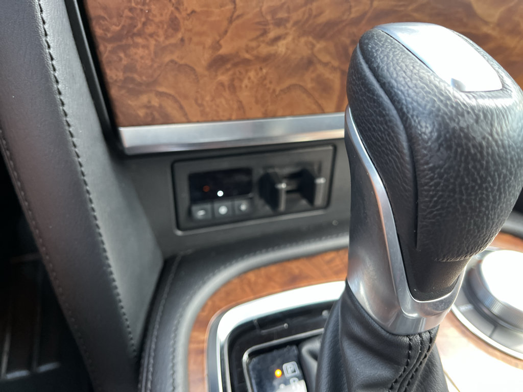 Used 2024 Nissan Armada SL w/ Captain's Chairs Package AWD/4WD image 27