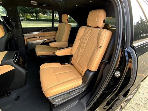 New 2025 Cadillac Escalade IQ Luxury 2 image 28