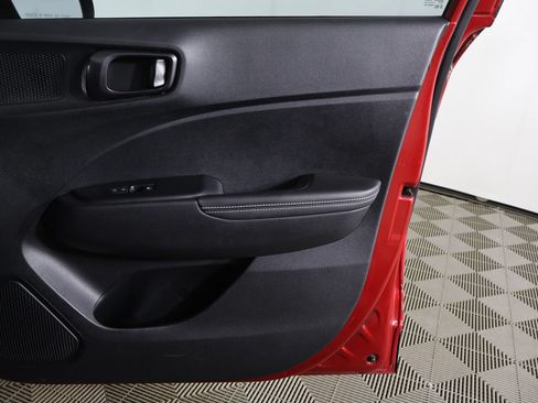 Certified 2023 Hyundai Venue Limited FWD image 20