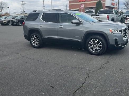 Used 2020 GMC Acadia SLT image 2
