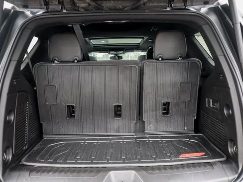 Used 2022 GMC Yukon SLT w/ SLT Premium Package image 61