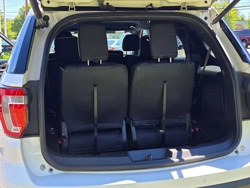 Used 2017 Ford Explorer XLT w/ Equipment Group 201A AWD/4WD image 6