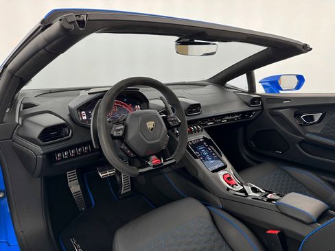 Used 2022 Lamborghini Huracan EVO image 17