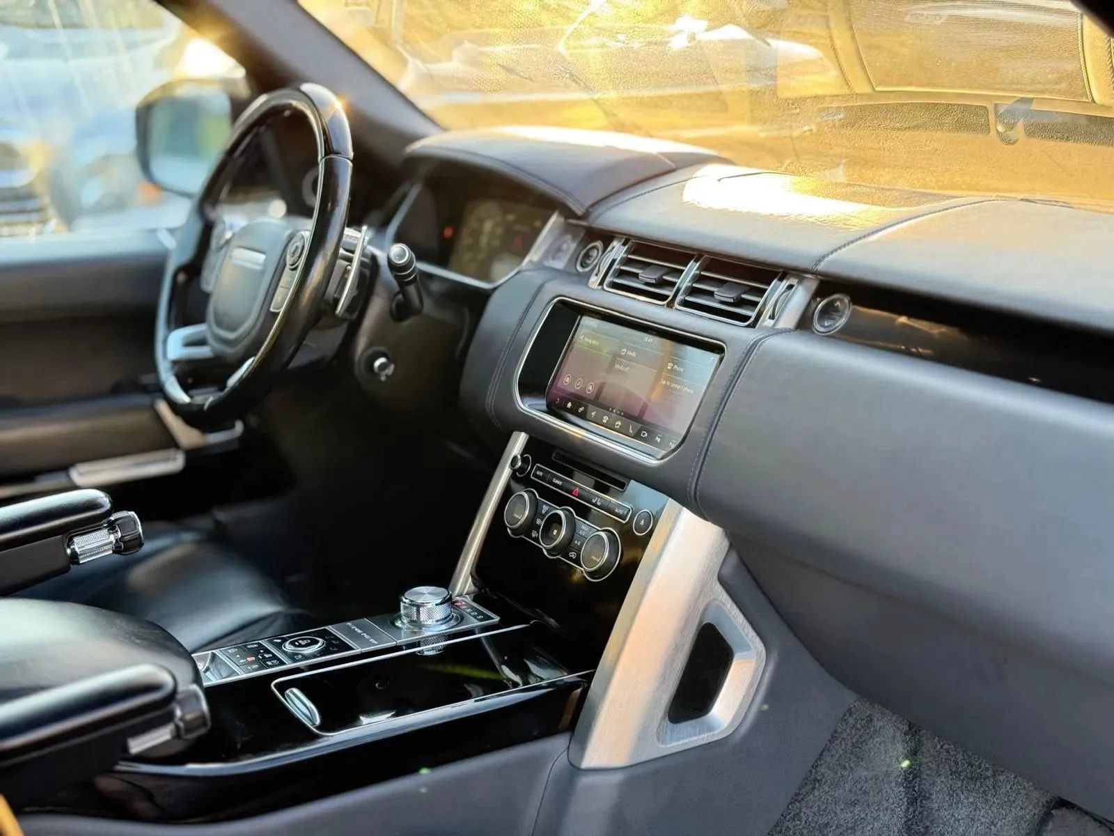 Used 2017 Land Rover Range Rover LWB SV Autobiography AWD/4WD image 33