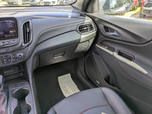 Certified 2022 Chevrolet Equinox RS w/ RS Leather Package FWD image 15