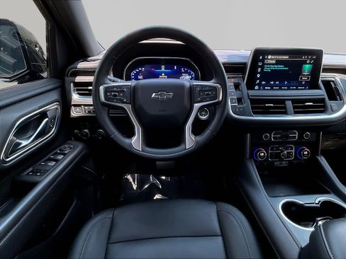 Used 2023 Chevrolet Tahoe Z71 w/ Luxury Package AWD/4WD image 8
