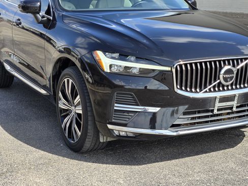 Used 2023 Volvo XC90 B6 Plus w/ Protection Package Premier image 11