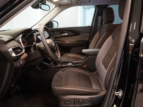 Used 2023 Chevrolet TrailBlazer LT w/ Convenience Package FWD image 5