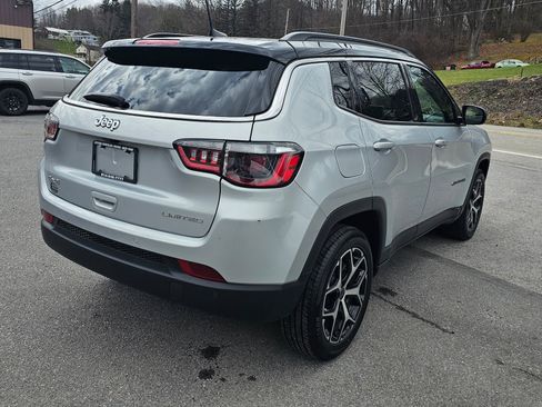 Used 2025 Jeep Compass Limited image 14