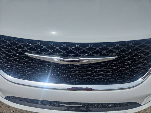 New 2026 Chrysler Pacifica Select image 23