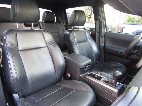 Used 2020 Toyota Tacoma TRD Off-Road w/ TRD Premium Off Road Package image 22