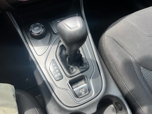 Used 2020 Jeep Cherokee Latitude image 13