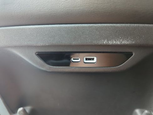 Used 2025 Chrysler Pacifica Select FWD image 23