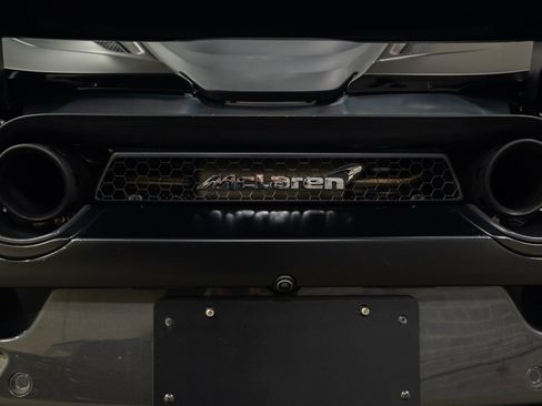 Used 2020 McLaren 720S Spider image 32