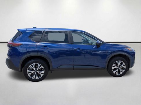 Used 2023 Nissan Rogue SV FWD image 2