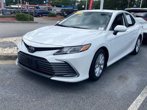 Used 2023 Toyota Camry LE w/ Convenience Package FWD image 2