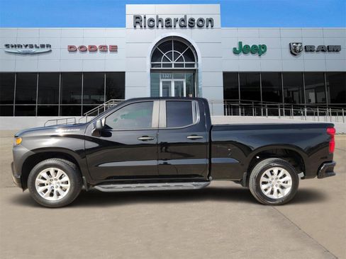Used 2022 Chevrolet Silverado 1500 Custom image 3