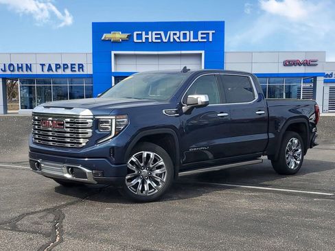 Used 2023 GMC Sierra 1500 Denali w/ Denali Reserve Package AWD/4WD image 1