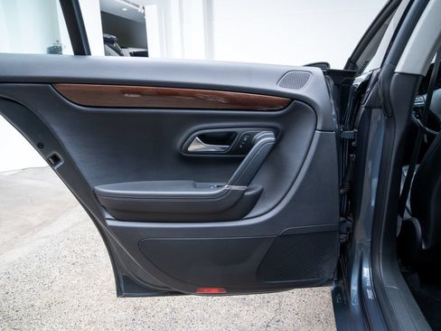 Used 2012 Volkswagen CC Lux Plus FWD image 19
