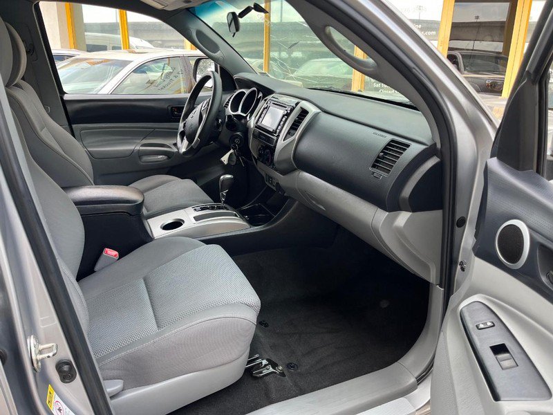 Used 2015 Toyota Tacoma PreRunner w/ TRD Sport Package RWD image 9
