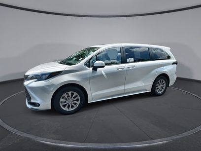 Used 2025 Toyota Sienna XLE