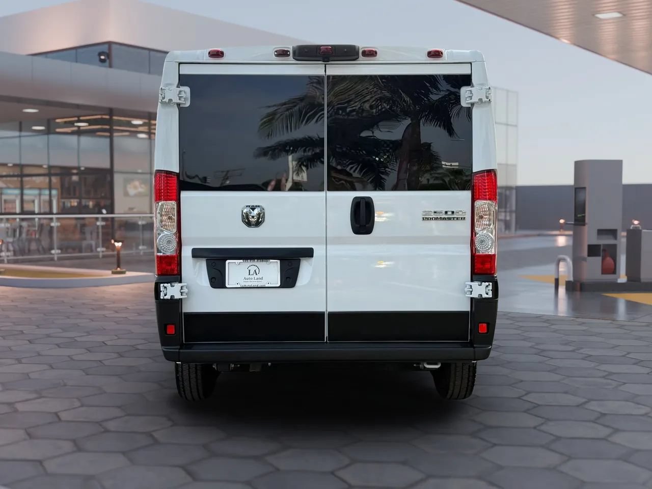 Used 2025 RAM ProMaster 2500 w/ U-Haul Equipment Group FWD image 5