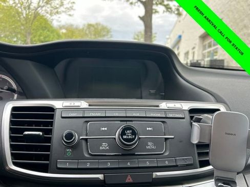 Used 2015 Honda Accord LX image 16