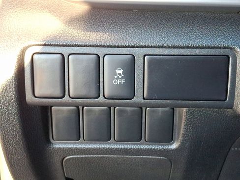 Used 2018 Mitsubishi Eclipse Cross LE image 27