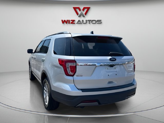 Used 2019 Ford Explorer XLT AWD/4WD image 3