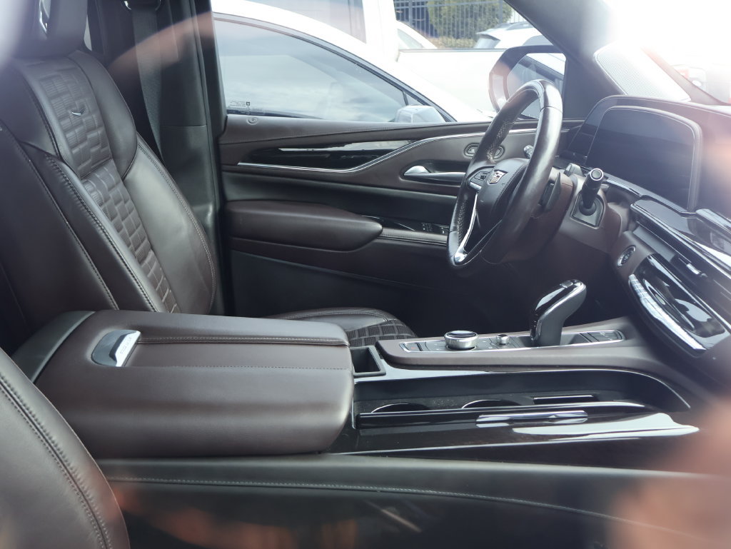 Used 2023 Cadillac Escalade Sport Platinum AWD/4WD image 15