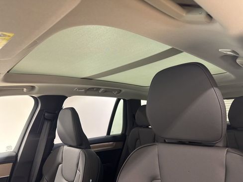 New 2026 Volvo XC90 T8 Plus w/ Protection Package Premier AWD/4WD image 16