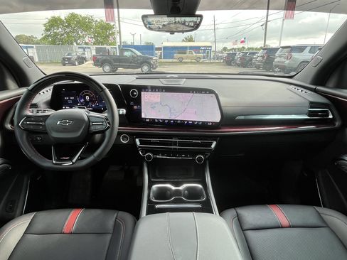 Used 2024 Chevrolet Traverse RS AWD/4WD image 33