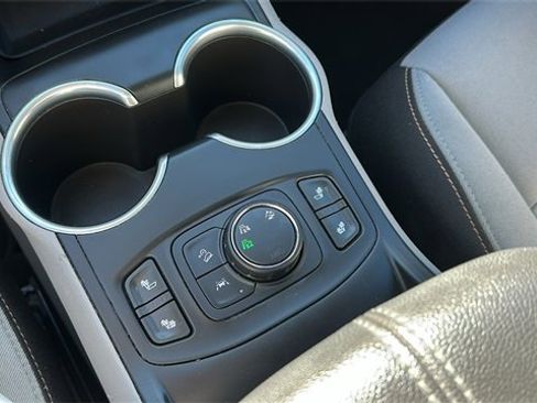 Used 2020 GMC Terrain SLE w/ Driver Convenience Package image 18