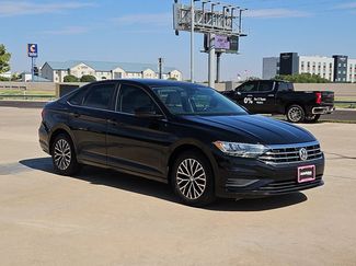Used 2019 Volkswagen Jetta SE w/ Cold Weather Package FWD video 3