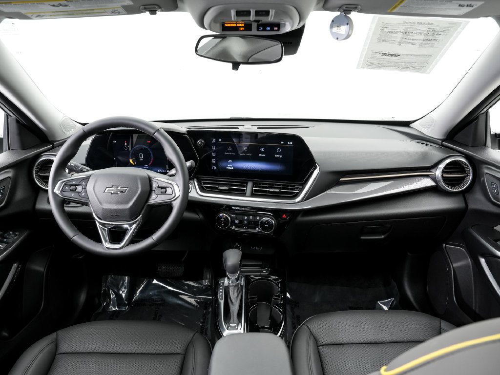 Used 2025 Chevrolet Trax ACTIV w/ Sunroof Package FWD image 22